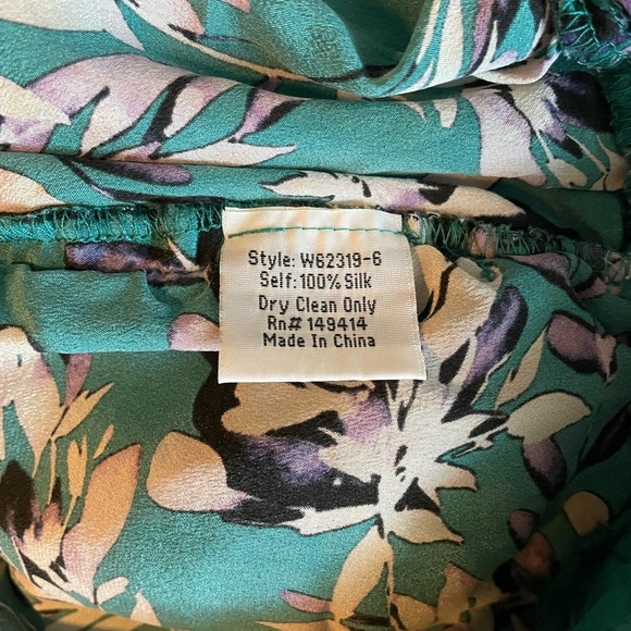 Johnny Was 100% Silk Floral Pants - Picture 2 of 7